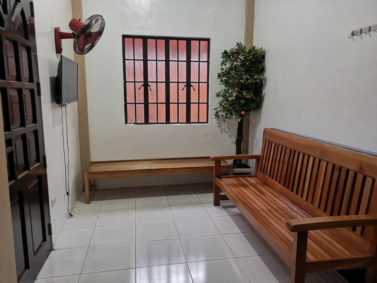 Апартаменти Estrelle Orange House - Backpackers Hub Puerto Princesa Екстер'єр фото