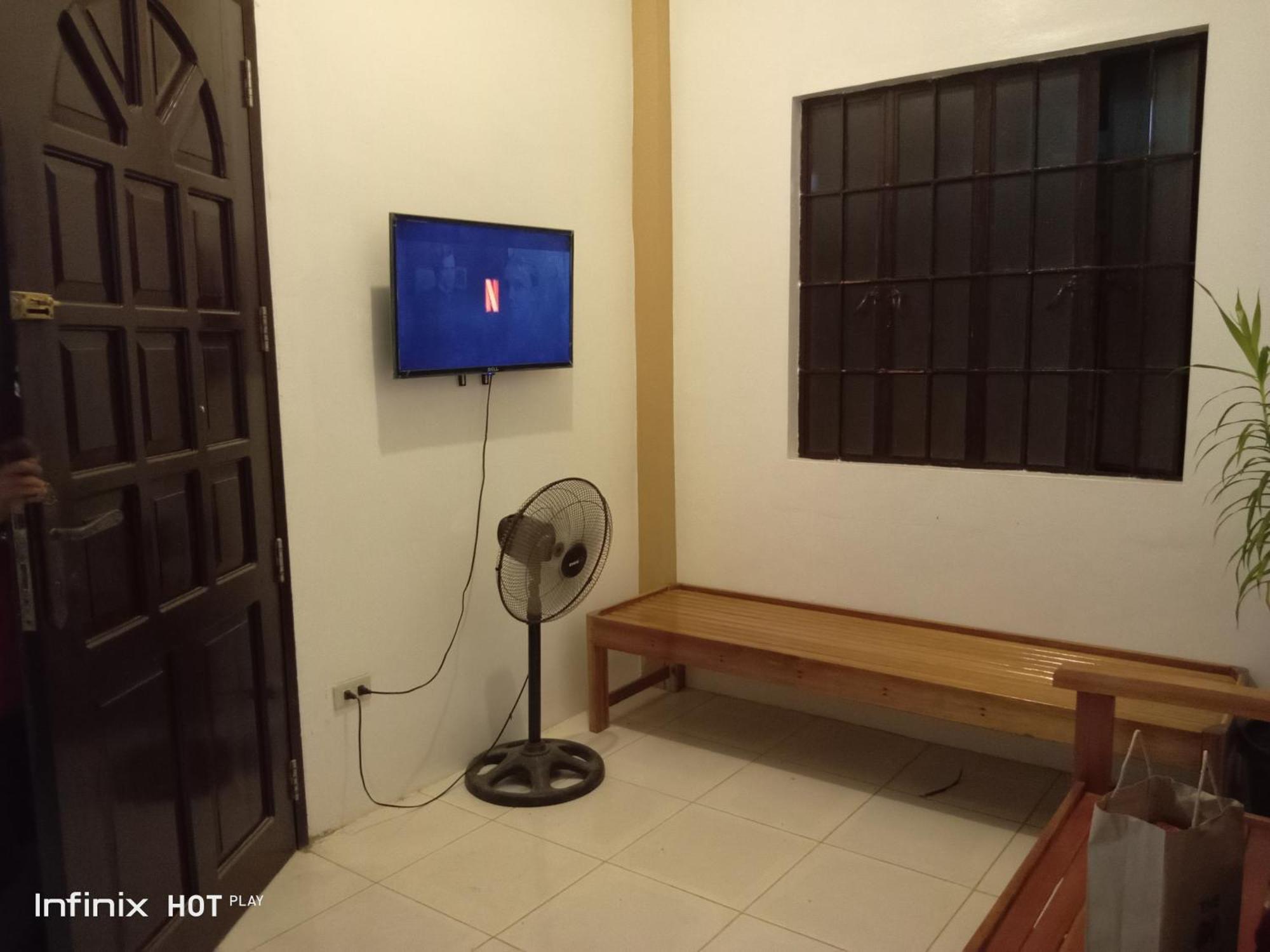 Апартаменти Estrelle Orange House - Backpackers Hub Puerto Princesa Екстер'єр фото