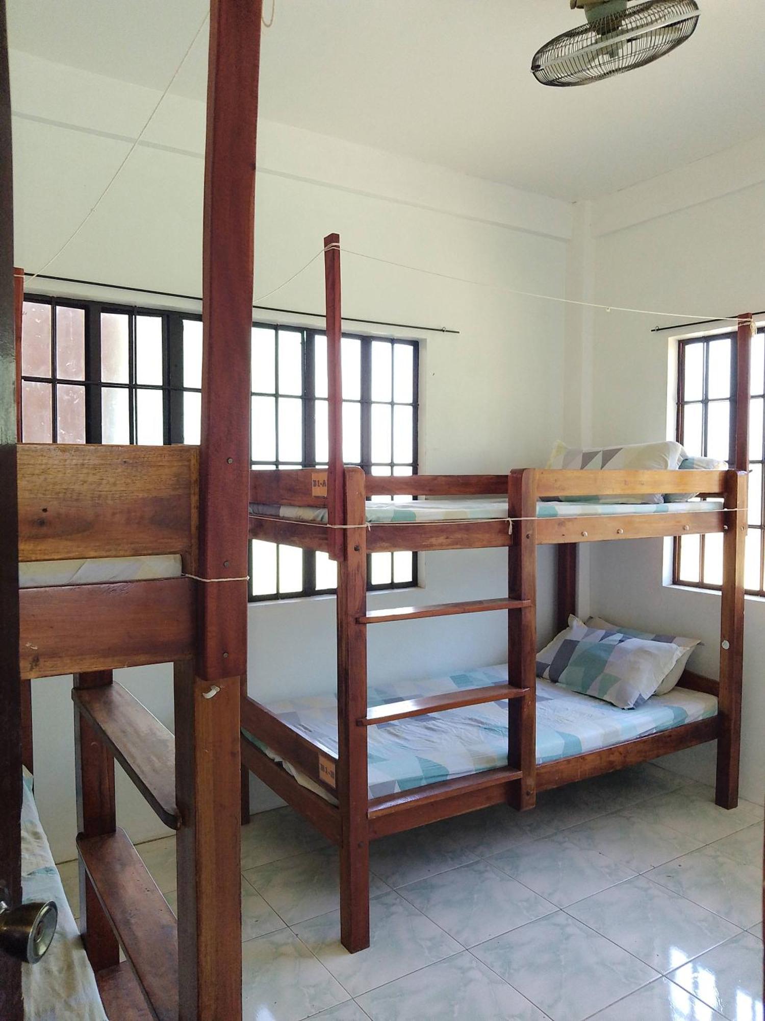 Апартаменти Estrelle Orange House - Backpackers Hub Puerto Princesa Екстер'єр фото