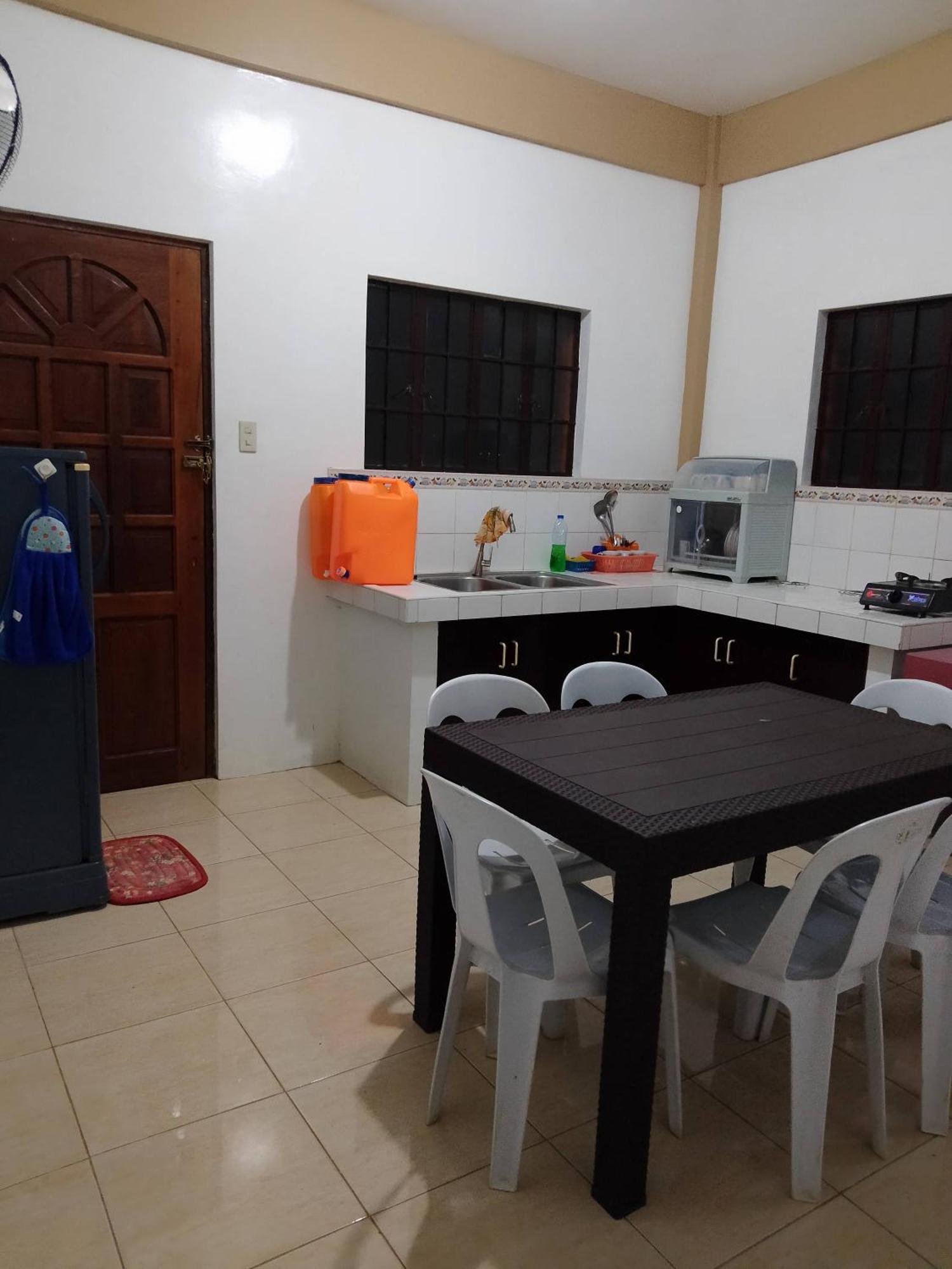 Апартаменти Estrelle Orange House - Backpackers Hub Puerto Princesa Екстер'єр фото